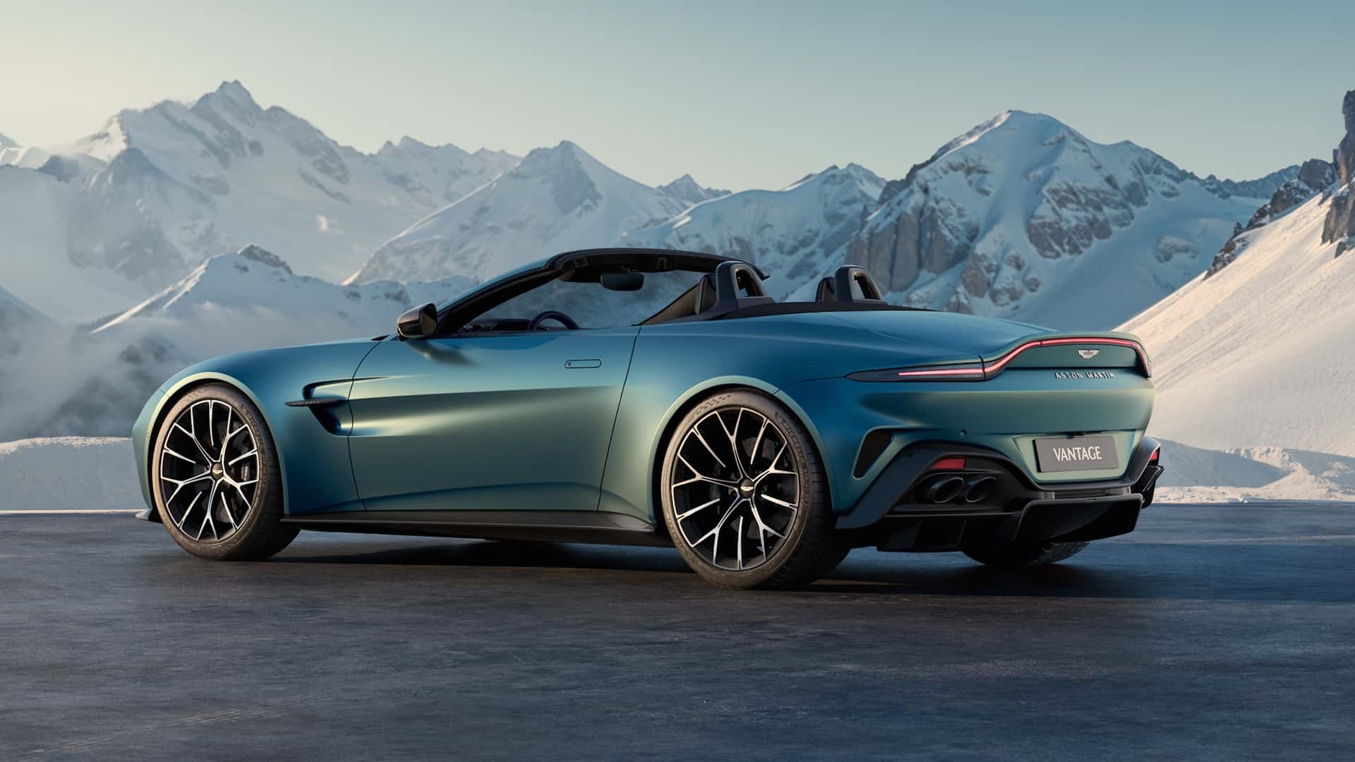 2025 Aston Martin Vantage Roadster Tanıtımı