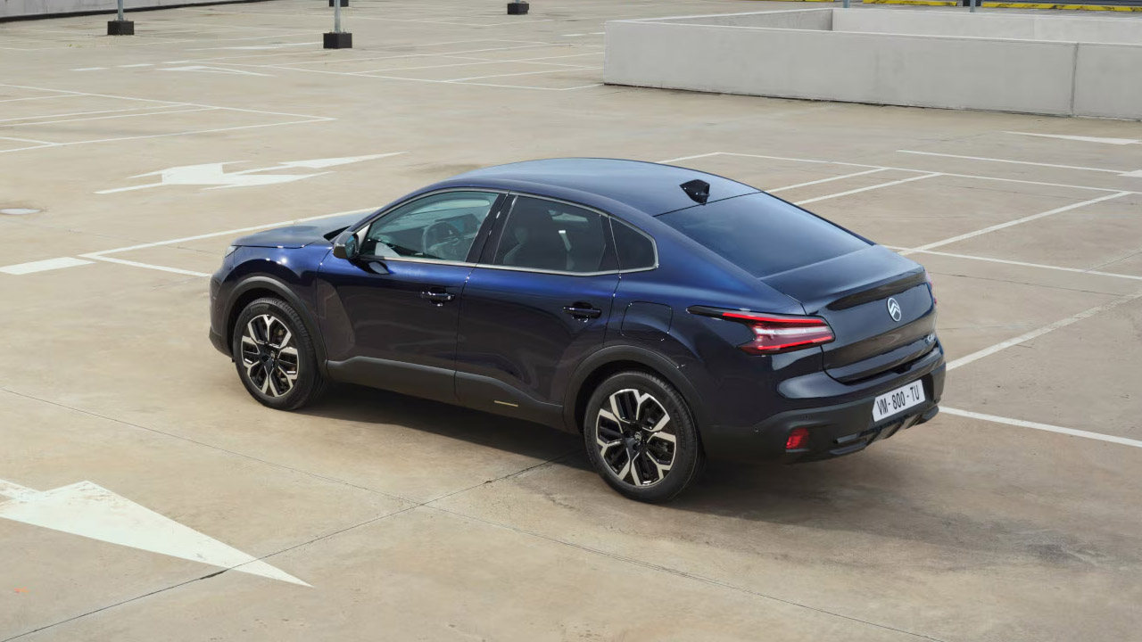 2025 Model Citroen C4 ve C4 X Türkiye'de Tanıtıldı