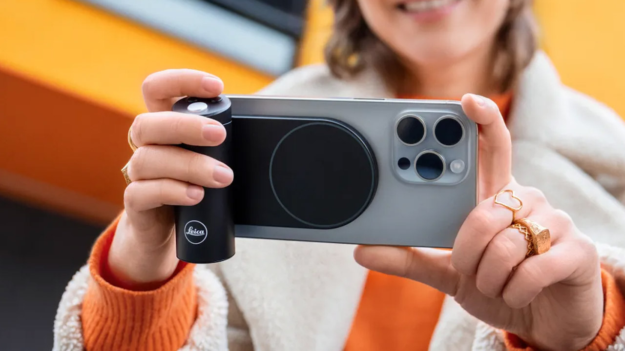 Leica'dan Özel iPhone Kamera Tutacağı: Lux Grip