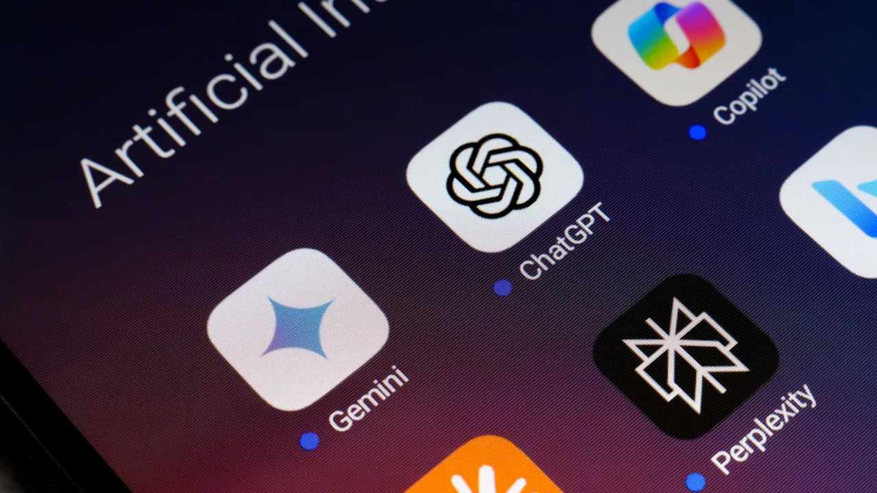 Ulaş Utku Bozdoğan: Yapay Zekâ Sohbet Botlarının Haber Özetleme Yeteneği Üzerine Araştırma 1 Yapay Zekâ Sohbet Botlarının Haber Özetleme Yeteneği Üzerine Araştırma