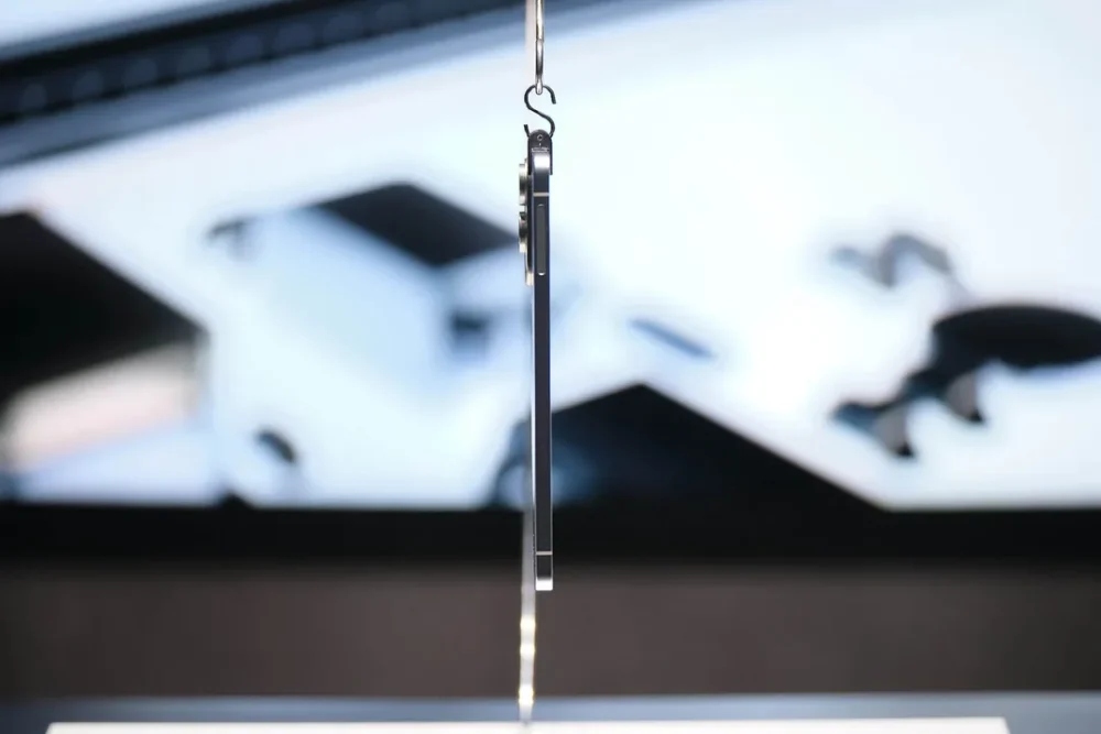 Apple ve Samsung'un Yeni İnce Tasarımlı Cihazları