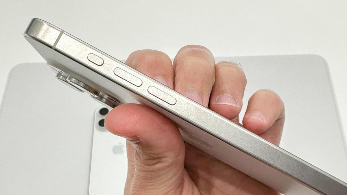 Apple'ın iPhone'larda Fiziksel Tuşları Kaldırma Planları Suya Düştü
