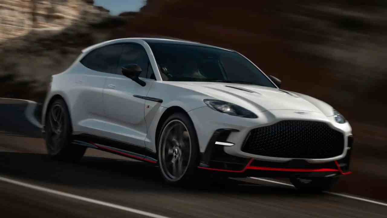 Aston Martin'in Yeni SUV Modeli: DBX S Tanıtıldı