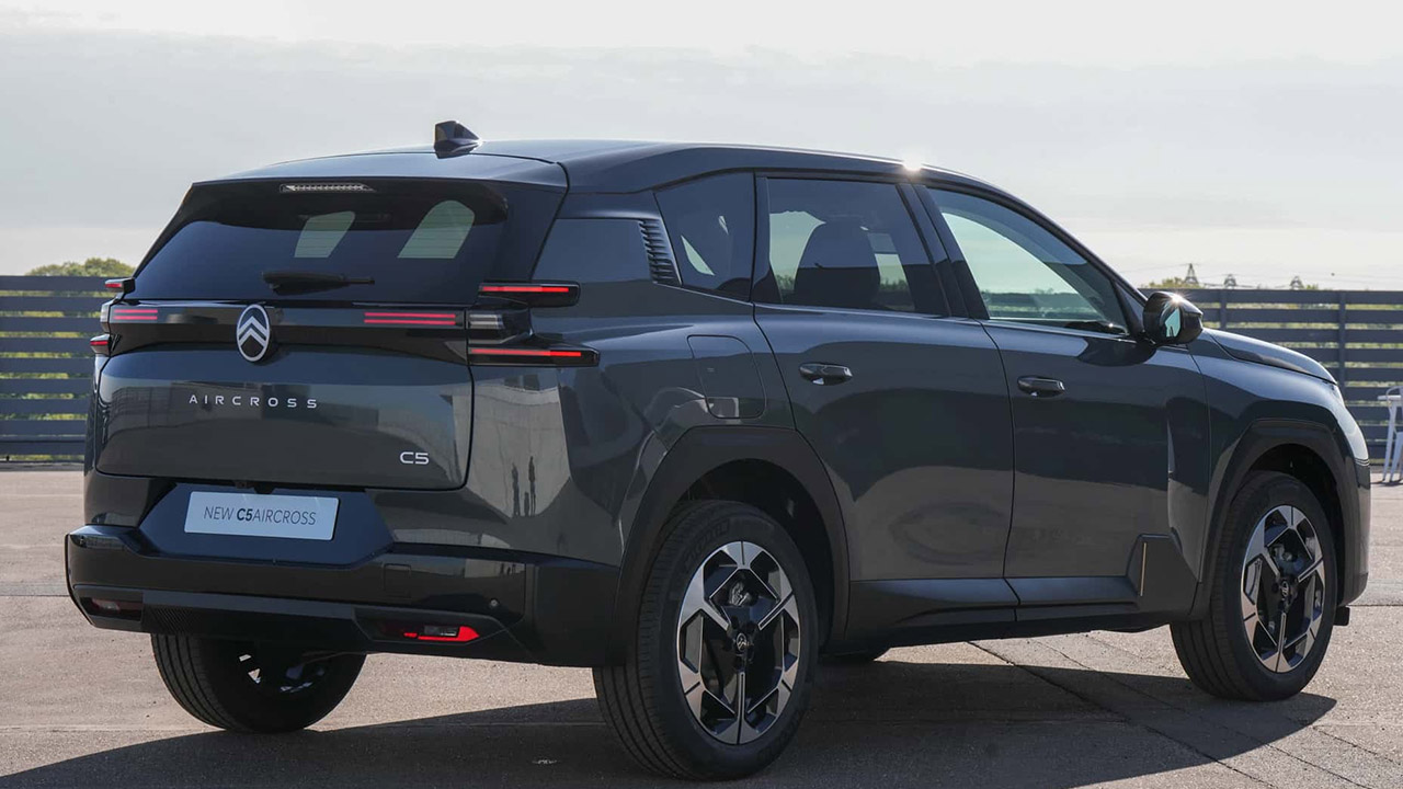 Meral Erden: Citroen'in Yenilenen C5 Aircross'u Türkiye'de Tanıtıldı 3 Motor Seçenekleri ve Performans