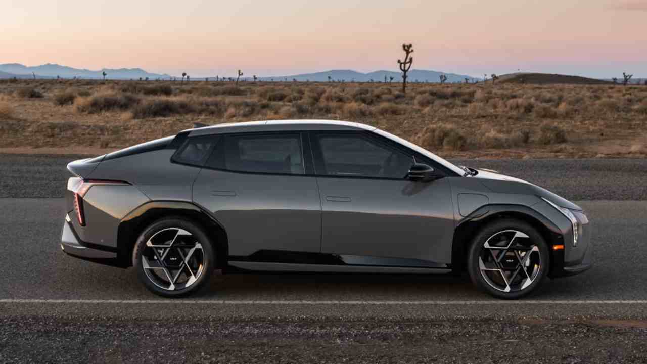 Şinasi Kaya: Kia'nın Elektrikli Sedan Modeli EV4 ve Yeni Ürünleri Tanıtıldı 4 Performans ve Güç Sistemleri