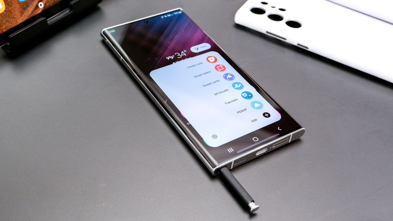 Samsung'un S Pen'i Yuvasını Kaybediyor mu?