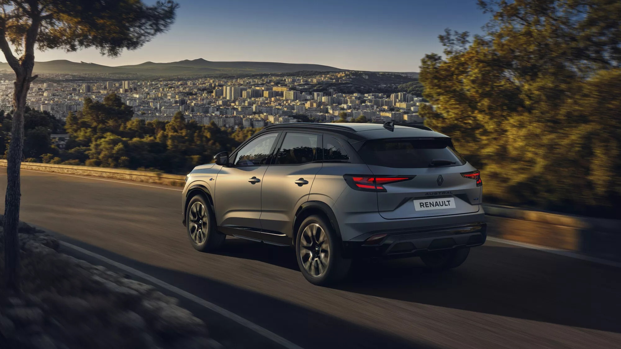Yeni Renault Austral Tanıtımı: Makyajlı SUV Modeli