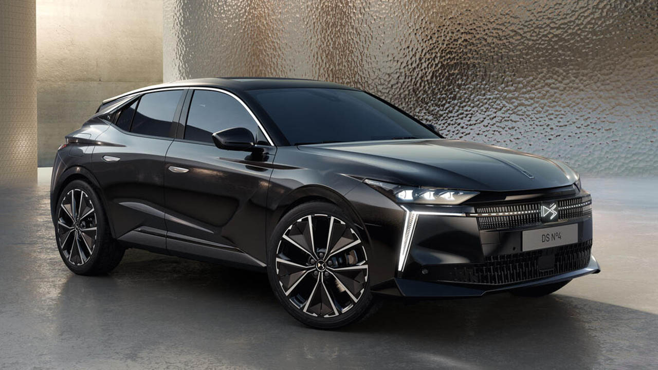 DS'nin Yeni Premium Hatchback Modeli: DS N°4 Tanıtımı