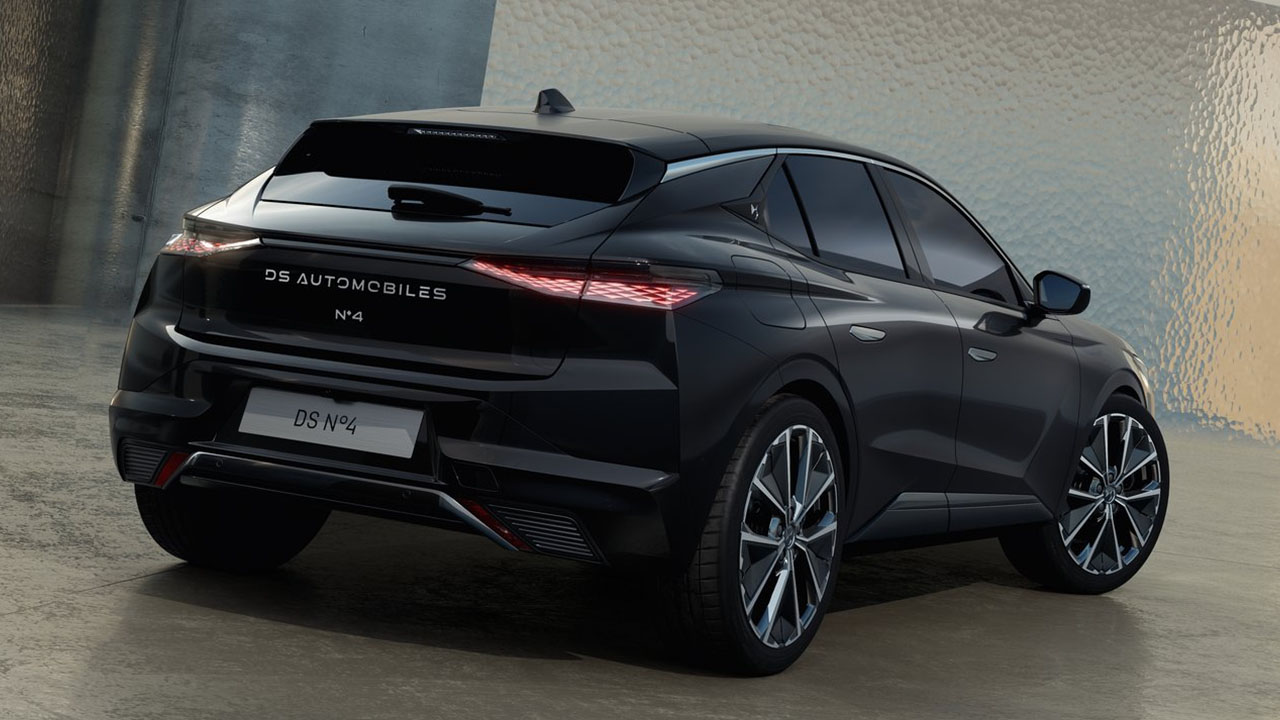DS'nin Yeni Premium Hatchback Modeli: DS N°4 Tanıtımı