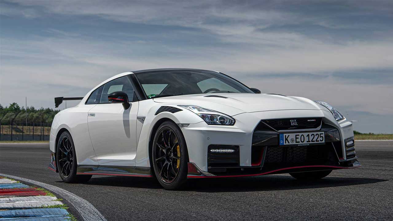 Nissan GT-R (R35): Günümüzün Efsanesi