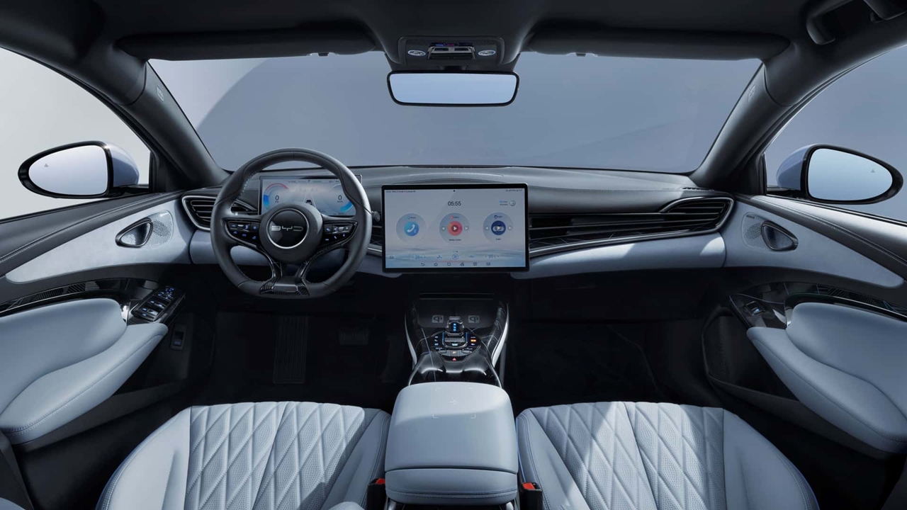 Şinasi Kaya: BYD Türkiye'ye Özel SEAL Design ile Elektrikli Sedan Piyasasında Fark Yaratıyor 2 Performans ve Menzil Özellikleriyle Öne Çıkıyor