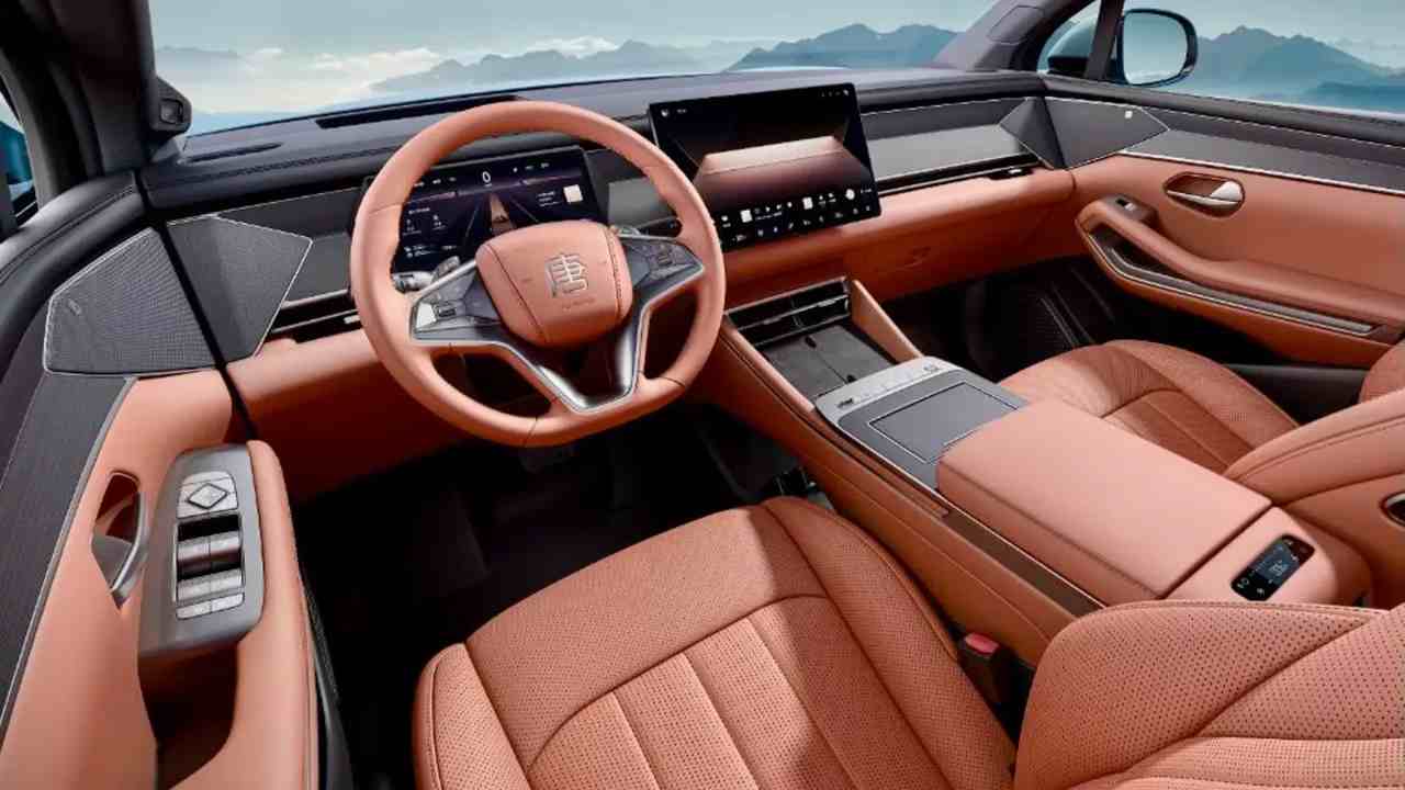 BYD'nin Yeni Hibrit SUV Modeli Sealion 8 Tanıtıldı