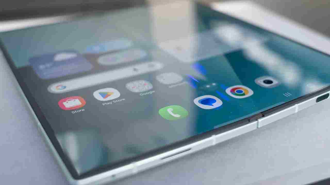 Meral Erden: Samsung Galaxy Z Fold 7: Yeniliklerle Dolu İnce ve Güçlü Katlanabilir Akıllı Telefon 1 Samsung, En Yeni Katlanabilir Modeli Galaxy Z Fold 7'yi Tanıttı