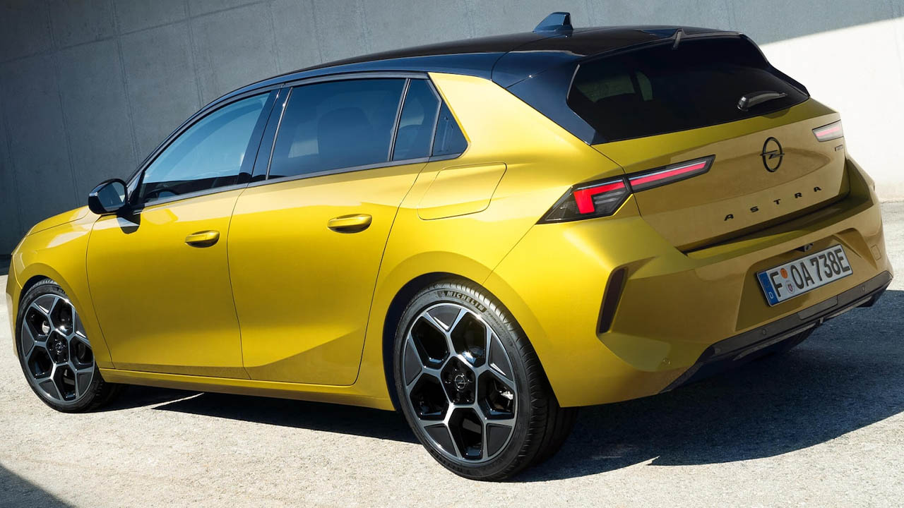 2025 Opel Astra: Tasarım, Teknoloji ve Pratiklikte Dengeli Bir Seçenek