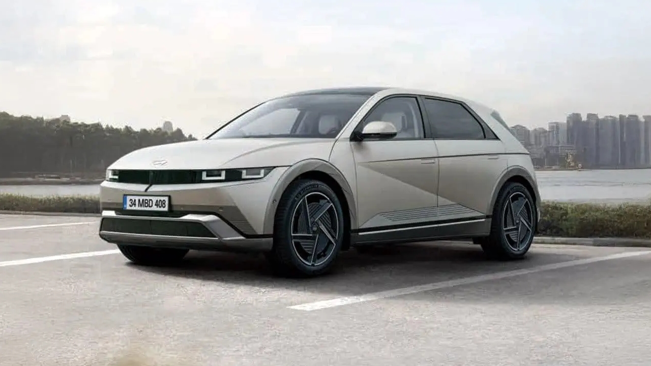 Hyundai'ın Güvenlik Güncellemesi İçin Ek Ücret İstemesi Tartışma Yarattı: Yakında Otomobillerimiz Çalınmasın Diye Ekstra Para mı Ödeyeceğiz?