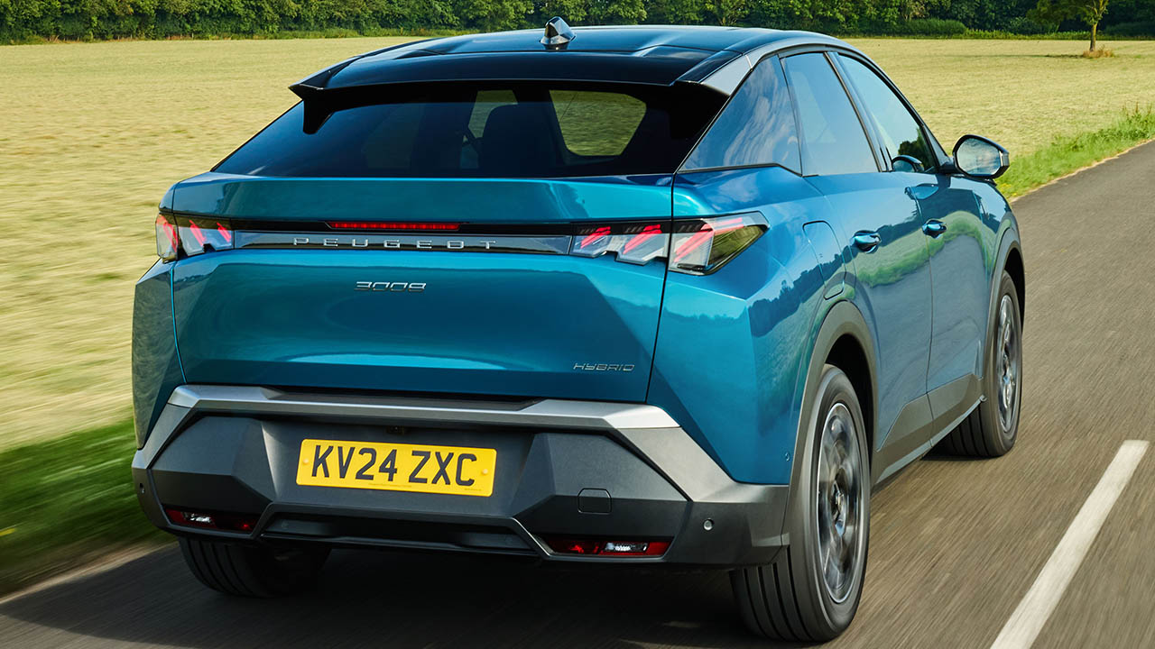 Peugeot 3008: Tasarım, Teknoloji ve Sürüş Deneyimini Bir Araya Getiren Kompakt SUV