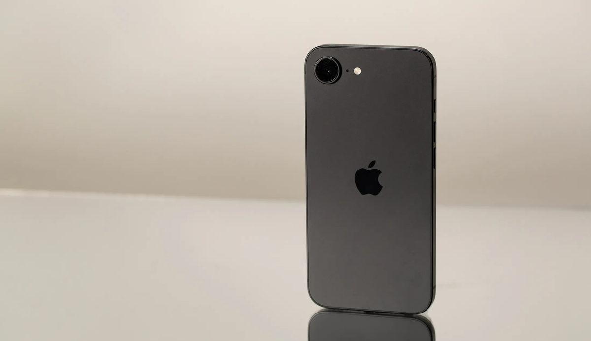 iPhone 17e: 16e ile Aynı OLED Panel, Çerçeveler Daha İnce ve Proje Dört Gözle İlkbahar Tanıtımı