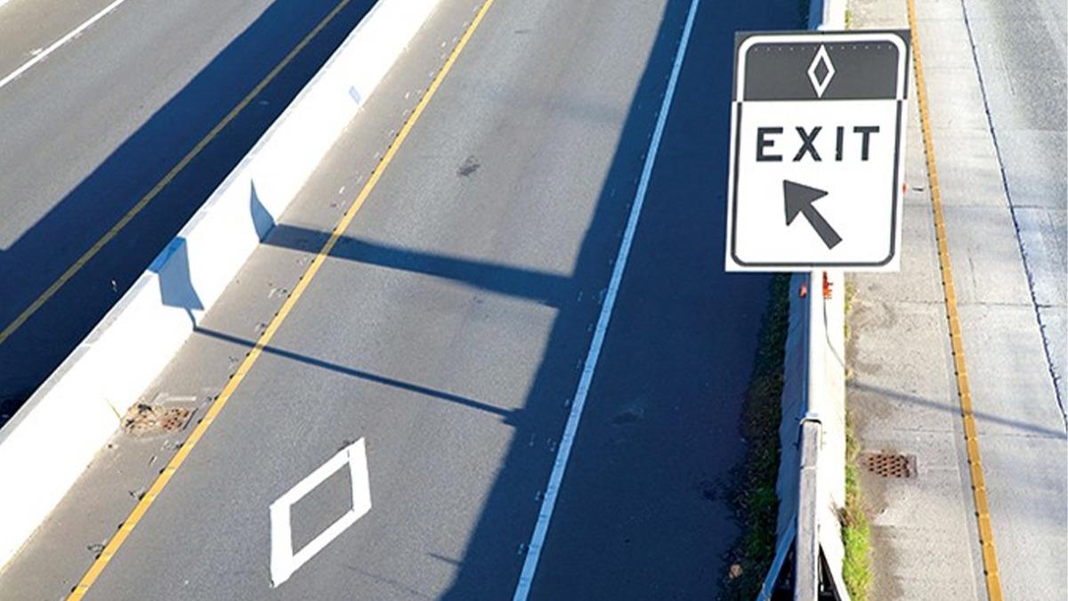 Baklava Dilimi Trafik Levhası: Yolda Değişen Şerit Kullanım Kuralları ve Amacı