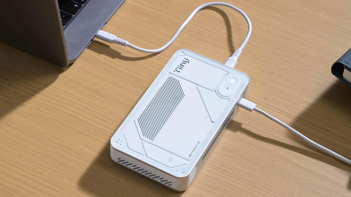 Meral Erden: Cep Boyutunda Yapay Zeka Gücü: Tiiny AI Pocket Lab’in Çevrimdışı Yeteneği 1 Cep Boyutunda Yapay Zeka Gücü: Tiiny AI Pocket Lab’in Çevrimdışı Yeteneği