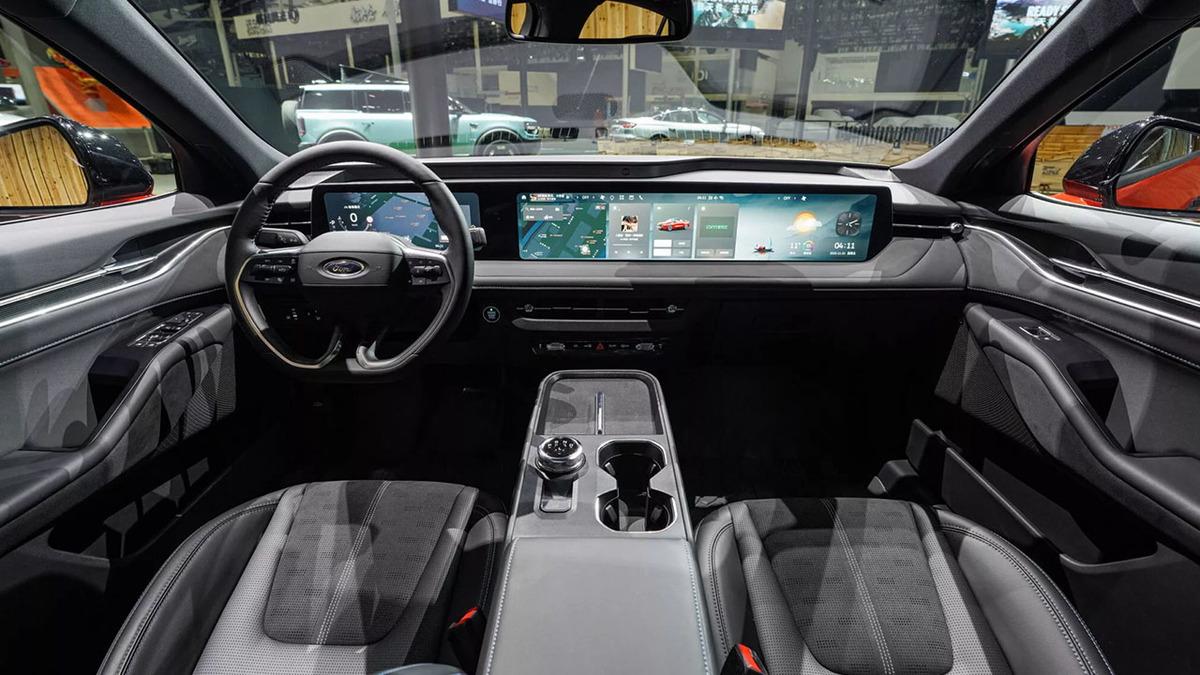 2026 Ford Mondeo Tanıtımı: Çin Fuarında X Yeniliklerle Geri Dönen Sedan