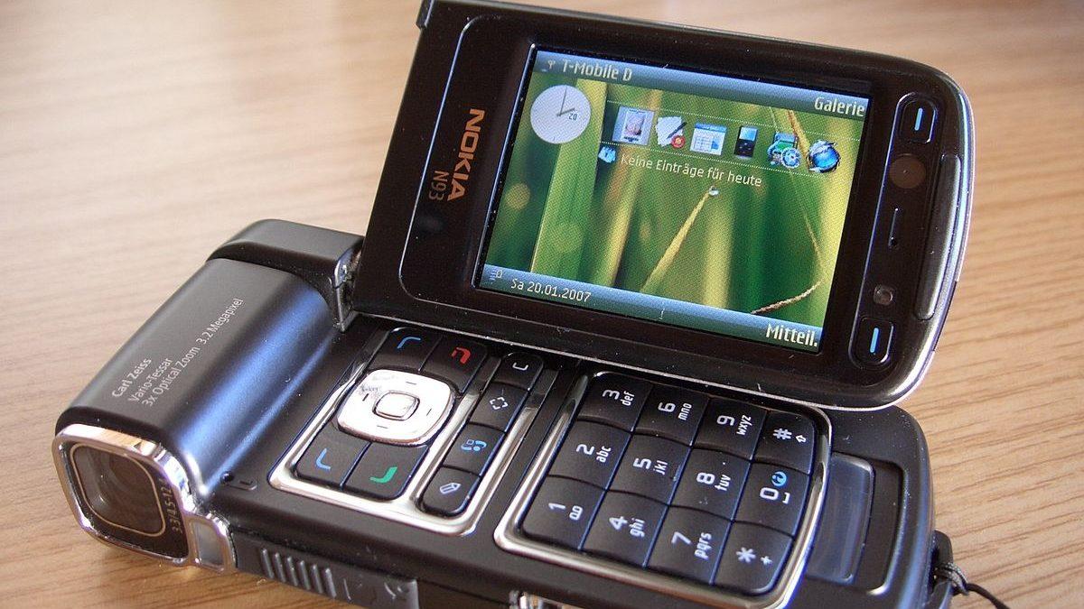 Şinasi Kaya: Efsane Kameralı Telefonlar: Kırılmamış İzler ve Unutulmaz Anlar 4 Efsane Kameralı Telefonlar: Kırılmamış İzler ve Unutulmaz Anlar