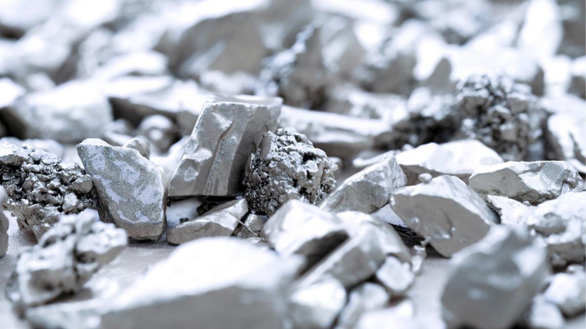 Gümüşün Elektrikli Otomobildeki Kritik Rolü: Üretimden Pazar Dinamiklerine Bir Bakış